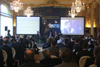 Mettre en place un syst�me d'information compatible avec l'ubiquit�<br />
<br />
Table ronde avec la participation de :<br />
- David de Amorim, Directeur Innovation SI, Prospective & Force d'Action Rapide � la DSI du courrier de La Poste<br />
- Michel Delbecq, CIO EMEAP de Sephora<br />
- Patrick Perret, Directeur des �tudes informatiques de Boulanger