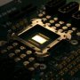 AMD et Intel affutent leurs puces serveurs