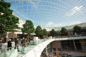 Le centre commercial Nantes Atlantis permet  ses clients la golocalisation indoor