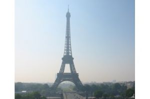La Tour Eiffel dploie une infrastructure Wi-Fi mixte publique/prive