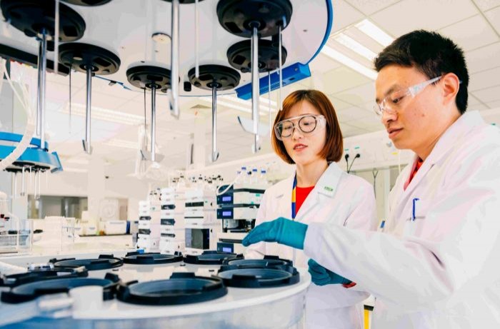 Merck mise sur la data et l'IA pour accélérer la recherche de nouveaux médicaments