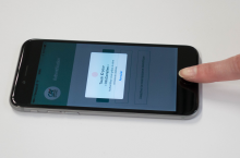 Le Crdit Agricole teste la TouchID de l'iPhone pour l'authentification mobile de ses clients