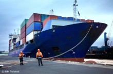 Maersk associe 94 entreprises testeuses  une blockchain logistique