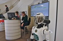 Le Crdit Agricole 31 accueille les clients avec le robot Caly