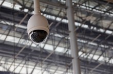 Les caméras de vidéosurveillance et le fichier des incidents de crédit dans le viseur de la CNIL