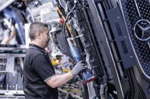 Chez Mercedes-Benz, un jumeau numrique ouvre la route d'une production plus durable