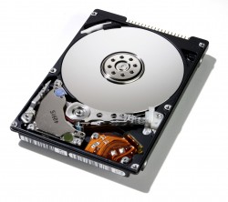 Un disque 2,5 pouces  7 200 tours/min - Travelstar 7K100 - Hitachi Global Storage Technologies