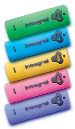 Des cls USB de 4 Go, solides et colores - Gamme de cls USB Splash - Integral