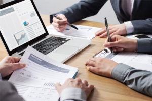 Il �tait une fois le conseiller financier et son bureau mobile...