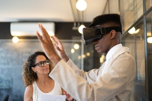 Comment les stations de travail int�grant la r�alit� virtuelle facilitent la formation et la collaboration