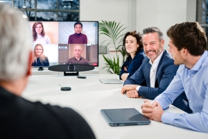 Trust pr�sente IRIS : une solution tout-en-un qui transforme n'importe quels espaces de travail�en une salle de vid�oconf�rence professionnelle.