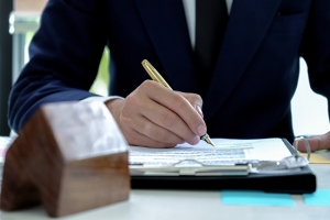 Loi d'adaptation UE : quelles sont les mesures destin�es � renforcer les droits des salari�s ?