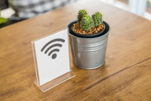 WiFi h�telier : ce que l'analyse d'un parc d'�tablissements not�s 10/10 sur Booking.com r�v�le sur l'architecture r�seau