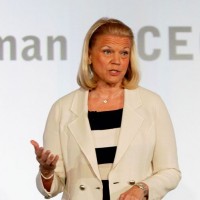 La chairman et CEO d'IBM Virginia Rometty et ses cadres seniors n'auront pas de bonus cette anne, eu gard aux rsultats en baisse. (crdit photo : IBM)