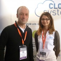 De gauche  droite : Christophe Malapris (responsable de la distribution) et Charlotte Petyt (chef de produits) chez CloudSystem.