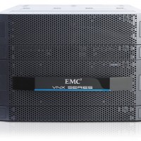 EMC continue de dominer le march des baies de stockage sur disques.