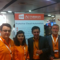 Denis Caromel (deuxime en partant de la droite), le CEO d'Activeeon est venu au salon Solutions Linux entour de son quipe pour prsenter l'offre ProActive Cloud Automation en partenariat avec Numergy. (crdit : Oscar Barthe)