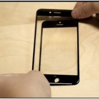 Dans une vido poste sur le site chinois ifanr, ce qui est prsent comme l'cran de l'iPhone 6  4,7 pouces est superpos  l'cran de l'iPhone 5. Crdit : ifanr / cliquer sur l'image)