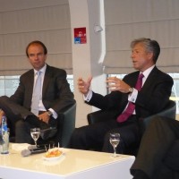 Henri van der Vaeren, ici  gauche  ct de Bill Mc Dermott CEO de SAP lors de sa nomination en mai 2012  la tte de SAP France. (crdit : D.R.)