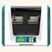 La da Vinci Jr.1.0w fait partie des modles qui permettent au constructeur XYZprinting de dominer la march des imprimantes 3D. 