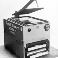 En 1949, Xerox sortait une machine capable de copier un document sans utiliser de carbone.