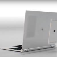 NexDock a imagin un PC portable pouvant accueillir et faire tourner tablettes et smartphones Android, Windows 10 ou Ubuntu. (crdit : D.R.)