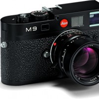 Leica a entrepris un virage numrique, notamment avec le lancement du M9 en 2009. Depuis, le fabricant cherche  se faire une place sur le march du photophone. (Crdit D.R)