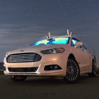 La Ford Fusion hybride équipée d'un LiDAR pour permettre de rouler toute seule de nuit. (crédit : D.R.)