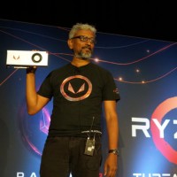 Raja Koduri,le responsable des architectures graphiques d'AMD avait présenté les Vega il y a quelques mois. (crédit photo : Gordon Mah Ung) 