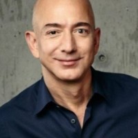 A l'approche de l'annonce des résultats d'Amazon, son fondateur Jeff Bezos est temporairement devenu l'homme le plus riche du monde avec une fortune estimée à 92,3 milliards de dollars. (Crédit D.R.)
