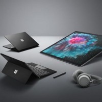 Microsoft a lanc le 2 octobre 2018 la Surface Pro 6 aux cts de Surface Studio 2 et de Surface Laptop 2. (crdit : Microsoft)