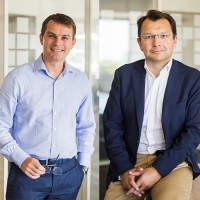 David Coste et Renaud Kerspern deviennent respectivement directeur général et directeur financier d'Alcora, sous l'égide du groupe américain Forterro. (Crédit : Forterro)