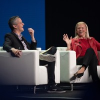 Pour officialiser l'intégration entre IBM et Box, Aaron Levie, CEO de Box, a invité sur scène en introduction Virginia Rometty, présidente et CEO d'IBM. (Crédit : Box)