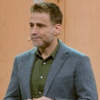 Slack, co-fond par Stewart Butterfield son CEO, a ralis au premier trimestre fiscal 2021 des revenus de 201,7 millions de dollars pour un rsultat oprationnel dans le rouge de 76,2 millions de dollars. (crdit : D.R.)