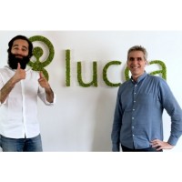 L'équipe de Bloom at Work (à gauche, son PDG Charles de Fréminville) rejoint celle de Lucca, présidé par Gilles Satgé (à droite) pour renforcer l'expérience RH des collaborateurs. (Crédit : Lucca)