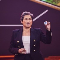 Depuis l'arrivée de Lisa Su à la direction d'AMD, la compagnie a enfin pu relever la tête et relancer la compétition avec Intel. (Crédit AMD)