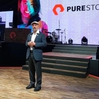 « Nous sommes la seule société à garantir que les produits de stockage dans Evergreen ne s'arrêtent jamais », nous a expliqué Charlie Giancarlo, CEO de Pure Storage. (crédit : D.F.)