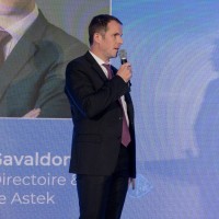 Julien Gavaldon, le dirigeant du groupe Astek, a reçu le prix de la « Stratégie de croissance ETI/Grande Entreprise » décerné à la société le 16 septembre par Numeum et KPMG. Crédit photo : D.R.