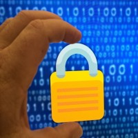 De plus en plus de malware intègre un voleur de données plus rémunérateurs pour les cybercriminels.(Crédit Photo : ChristophMeinersmann/Pixabay)