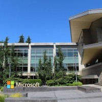 Microsoft a déclaré qu'il s'attend à ce que sa marge brute sur le cloud au troisième trimestre diminue d'un point de pourcentage. Crédit photo : Coolcaesar/Wikipedia 