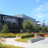 Le département de la justice des Etats-Unis (DOJ) s'attaque à Google en dénonçant son abus de position dominante. (Crédit : Denvit/Pixabay)