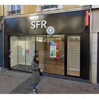 En France, SFR dispose de plus de 500 boutiques. Ici, celle de Puteaux, dans les Hauts-de-Seine. (Crédit photo : Google Street View)