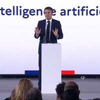Le prsident de la Rpublique, Emmanuel Macron,  Toulouse sur le site d'Airbus pour faire un point d'tape, sorte de premier bilan de son plan France 2030. (Crdit : DR)