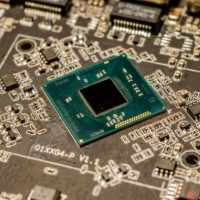 En 2023, les fabricants de mmoire ont souffert d'une baisse des ventes de modules DRAM de 38,5 %  48,4 Md$, venue s'ajouter  une dcroissance de 37,5 %  36,2 Md$ pour celles des modules NAND flash. (Crdit photo : Jeremy Waterhouse / Pexels)