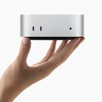 Mme design depuis l'origine, mais avec une taille sacrment rduite pour le Mac mini M4 Pro. (Crdit Apple)