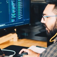 Les DevSecOps font partie des spécialités IT dont le salaire a fortement progressé entre 2024 et 2025. (Crédit: ProCreator Solutions Private/Unsplash) Les DevSecOps font partie des spécialités IT dont le salaire a fortement progressé entre 2024 et 2025. (Crédit: ProCreator Solutions Private/Unsplash)