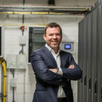  Les cyberattaques ne concernent plus uniquement les grands groupes car chaque semaine, nos clients, de plus petite taille, sont confronts  des tentatives dhameonnage, de ranongiciels ou dusurpation didentit , explique Nicolas Guillaume, PDG de Netalis.
