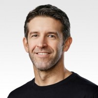 Apple nomme John Ternus au poste de CEO