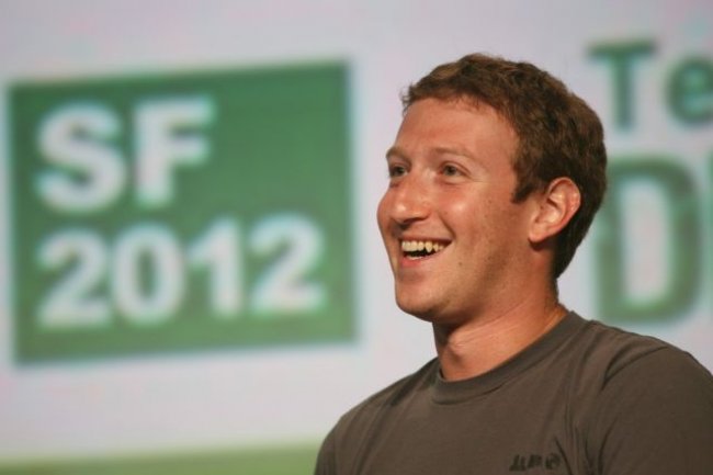  Le fondateur et PDG de Facebook Mark Zuckerberg a dj sa page couple. Crdit AFP Photo/Kimihiro Hoshino