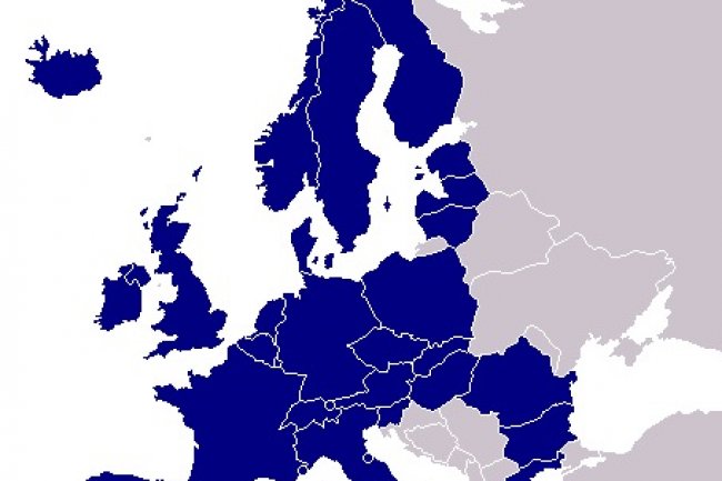 Tous les pays de l'Union europenne, mme ceux n'ayant pas l'euro comme monnaie, plus Monaco, la Suisse, le Lichtenstein, la Norvge et l'Islande sont membres du SEPA puisque dans l'EEE (Espace conomique europen).